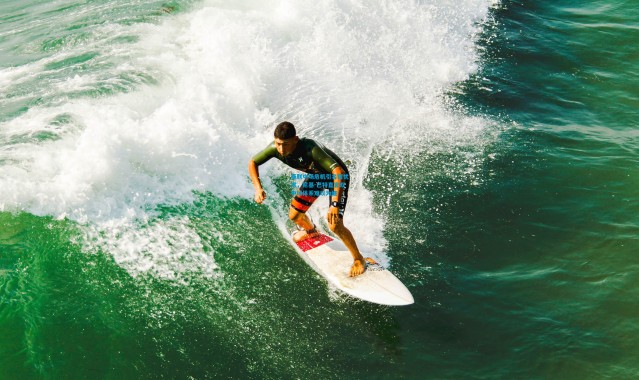 曼联中场危机引名宿忧虑，尼基-巴特直言双中场体系难以为继